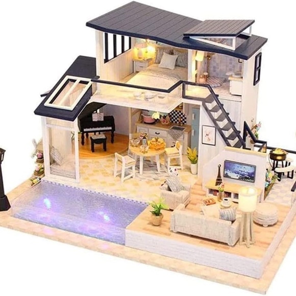 Mayberry Street DIY Coastline Cottage Dollhouse - Picture 1 of 5